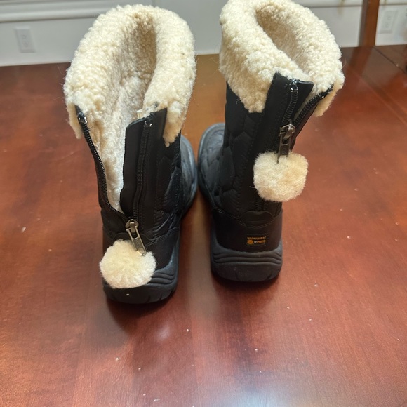 UGG down waterproof snow boots - Picture 5 of 12